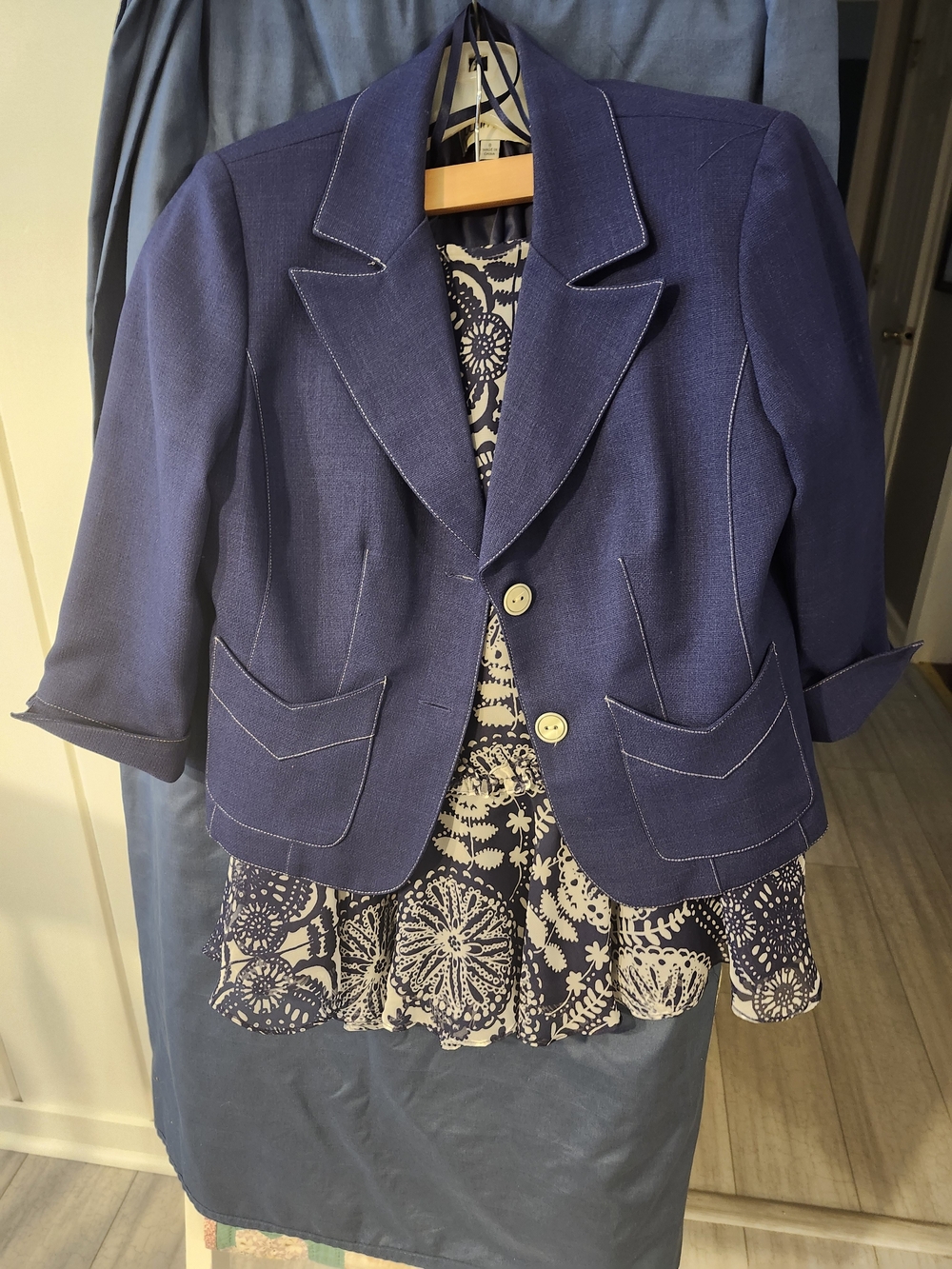 Women’s Navy Blue Tailored Blazer Jacket Suit